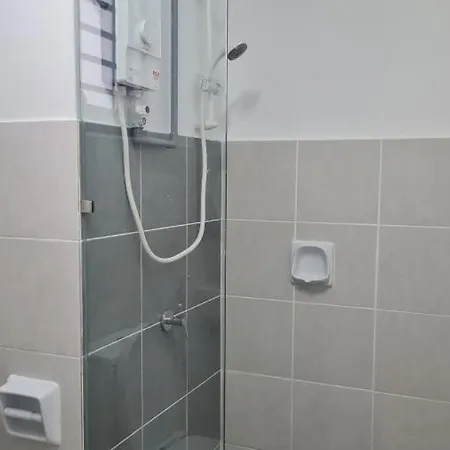 Alanis Suite Klia With Neflix Sepang Exterior photo