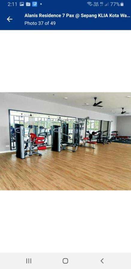 Alanis Klia With Neflix Apartment Sepang